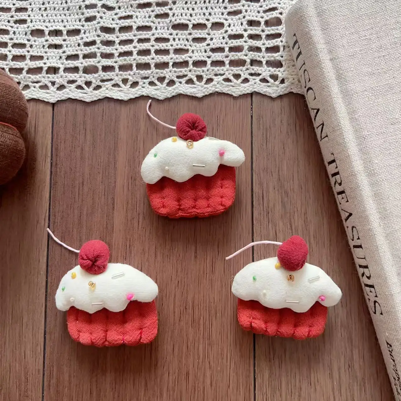 

Cartoon Cute Fabric Handmade Cupcake Doll Semi Finished Brooch Bag Charm Accessory for Clothing Embellishment Premium Quality