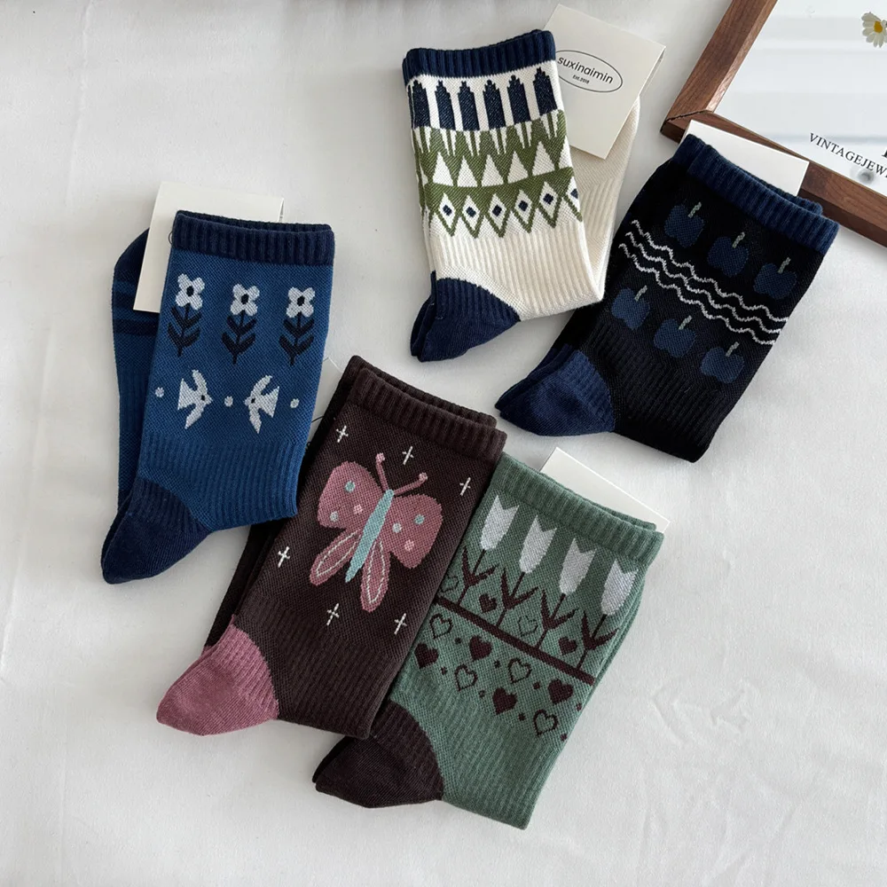 2026 Autumn and Winter Socks Women Japanese Cotton Knitted Medium Tube Socks Floral Print Harajuku Retro Streetwear Long Socks