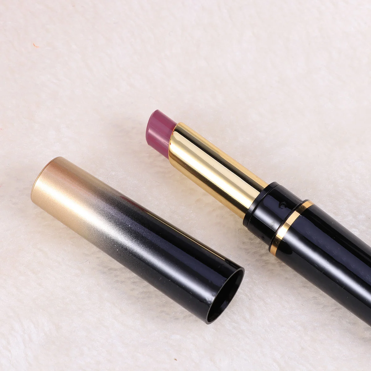 Matita per labbra a doppia estremità Rossetto opaco Tazza antiaderente a lunga durata Resa cromatica elevata Rossetto opaco con texture setosa