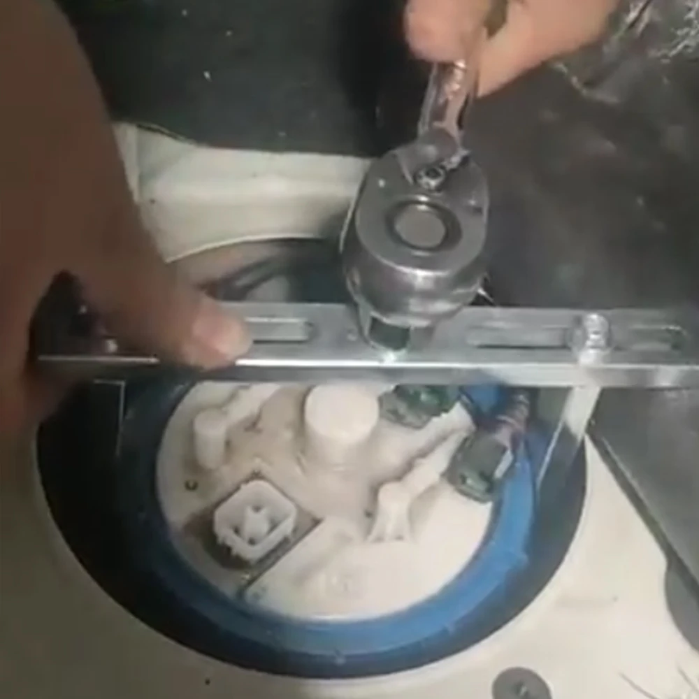 

Wrench Tool Fuel Pump Lid Universal Adjustable Tank Cover Remover Car Repair Tools 2 Jaw Car Accessories