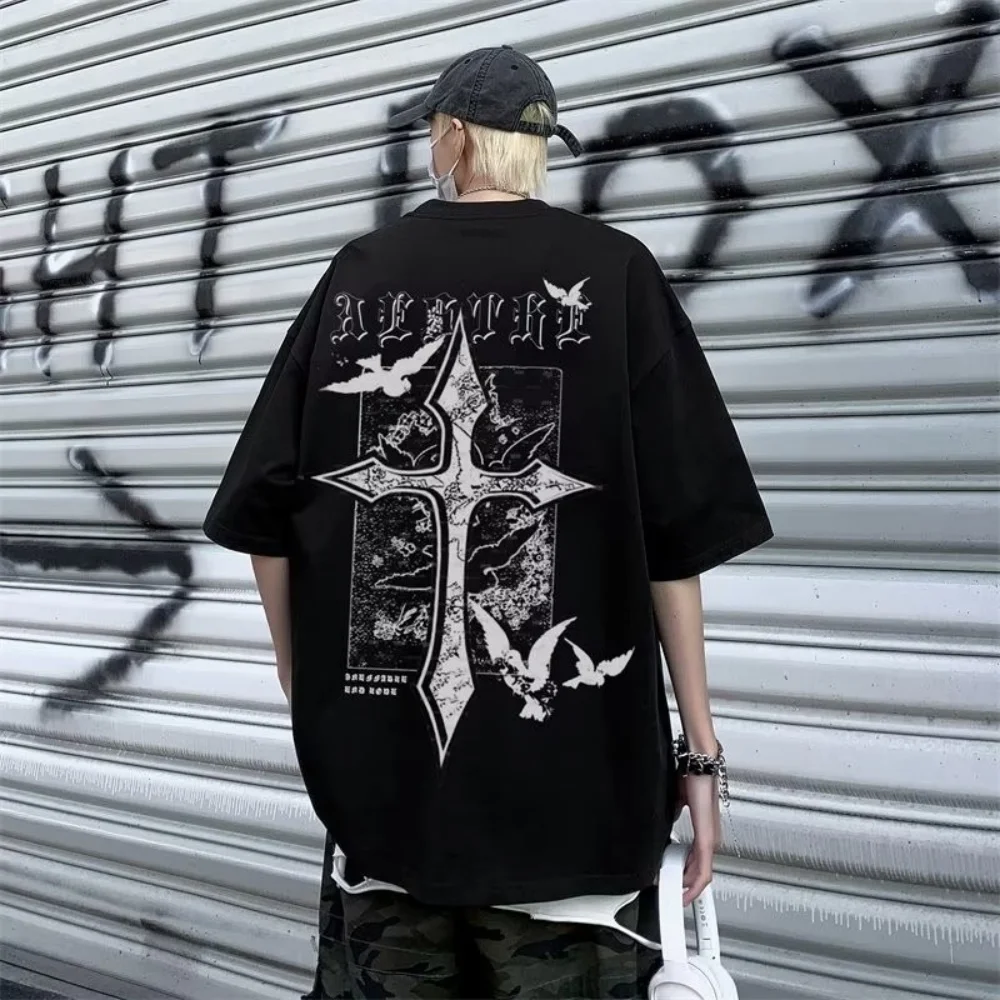 

American Retro Cross Print Tshirt Men Oversize Loose Short Sleeve Round Neck – Versatile Trend Couple Outfit for Weekend Looks