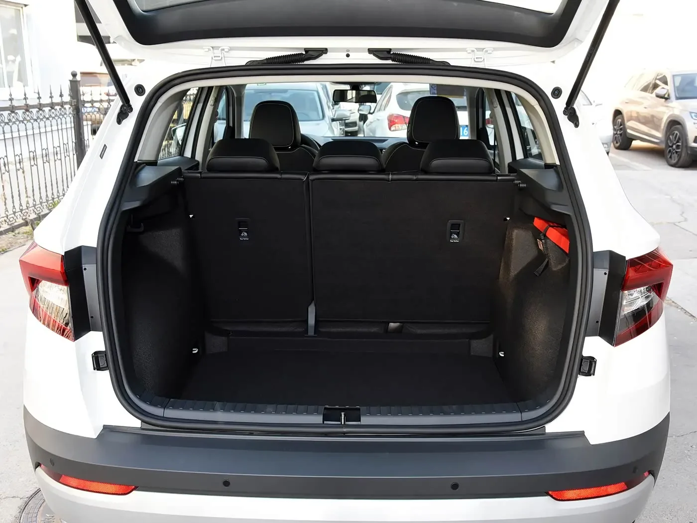 Spezieller Autositzbezug für Skoda Karoq 2018 bis 2025, PU-Leder-Sitzkissen-Schutz, Autositzbezüge, Auto-Innenausstattungszubehör – Detail 7