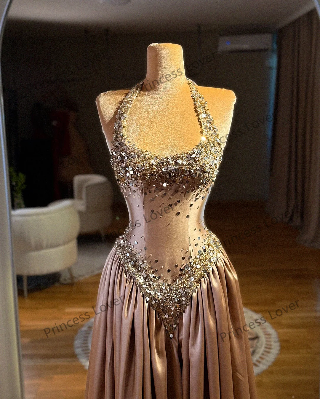 Gaun Malam Halter Neck yang Menawan, Gaun Pesta Pernikahan Satin Model A-Line dengan Payet, Gaun Prom Formal yang Dapat Disesuaikan, Vestidos