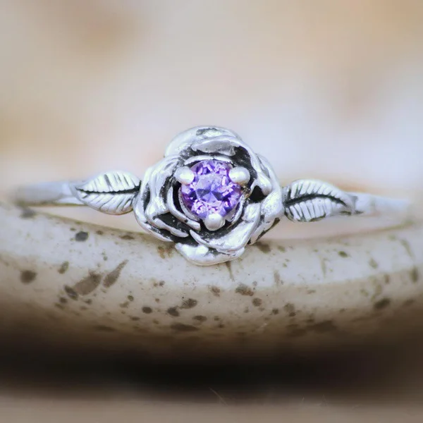 New Vintage Thai S925 Sterling Silver Rose Ring Creative Inlaid Red Gemstone Romantic Engagement Ring For Women