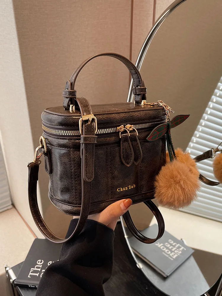 Torebka retro Box Bag 2024 Fashion Versatile Commuter Crossbody Bag Texture PU Bucket Bag Kobiece małe torby na telefon z zawieszką