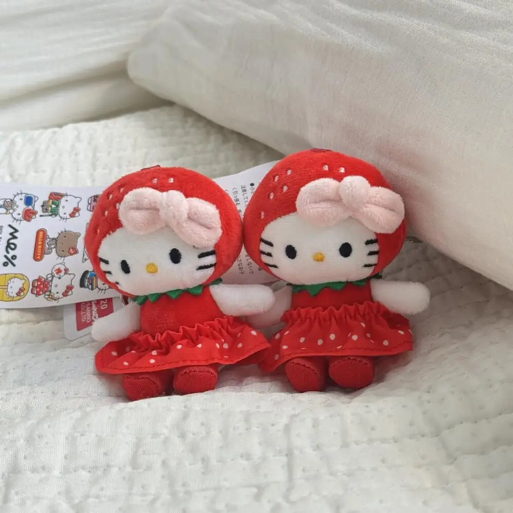 8 cm Sanrio Red Strawberry Hello Kitty morbido peluche riempito zaino ciondolo portachiavi ornamento da tavolo accessori di abbigliamento regalo per ragazza