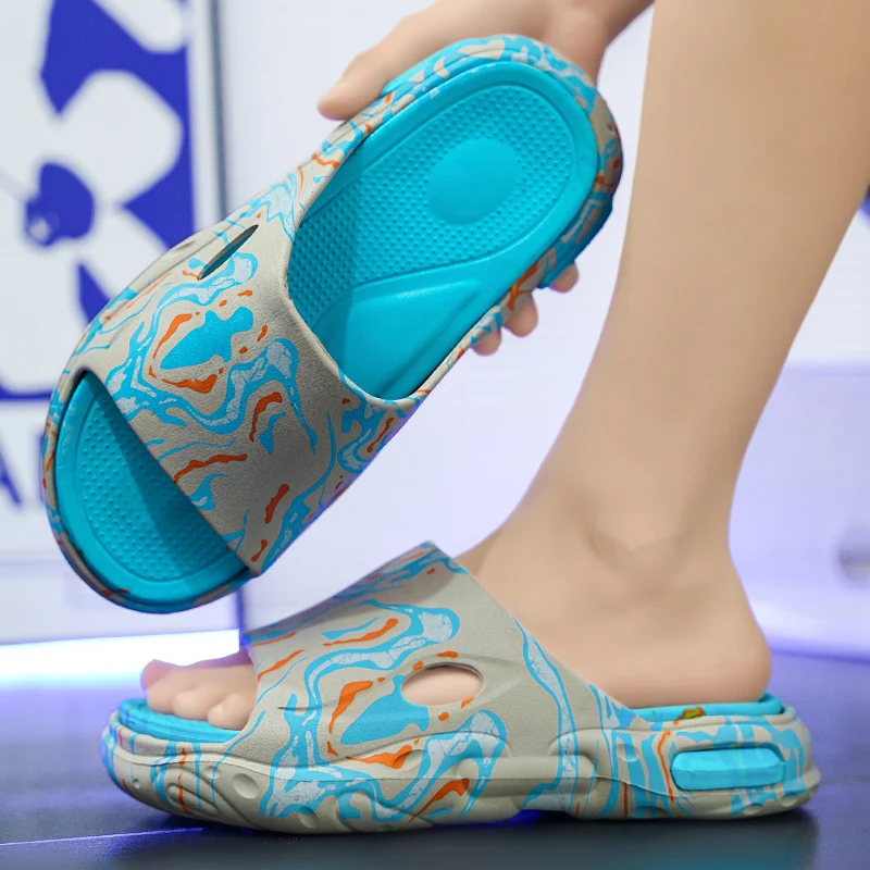 

2024 new eva men's slippers breathable outside wear non-slip stepping on poop feeling thick sole sports slippers men deodorant