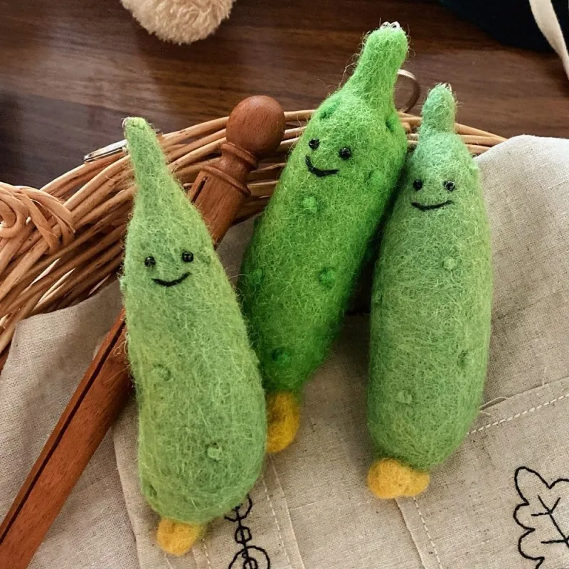 Cute Expression Vegetable Doll Keychains Handmaking Wool Felt Knitting Keyrings Fruit Series Funny Keychain Custom Packaging