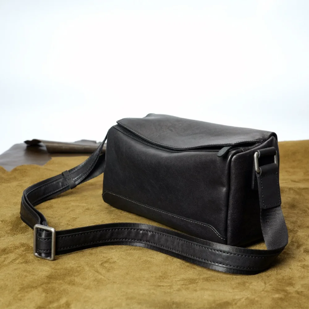 

Casual Leather Commuter Men's Men's Simple Shoulder Messenger Bag Vegetable Tanned Cowhide Pillow Trendy Small Square Bag