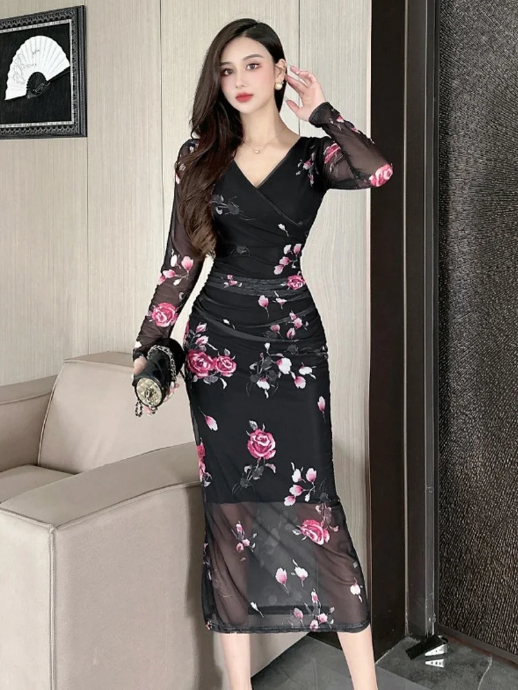 Vestido Midi E e Doce com Estampa, Manga Longa, Decote em V, Saia com Camada de Tule, Vestido Base de Chiffon de Cintu...