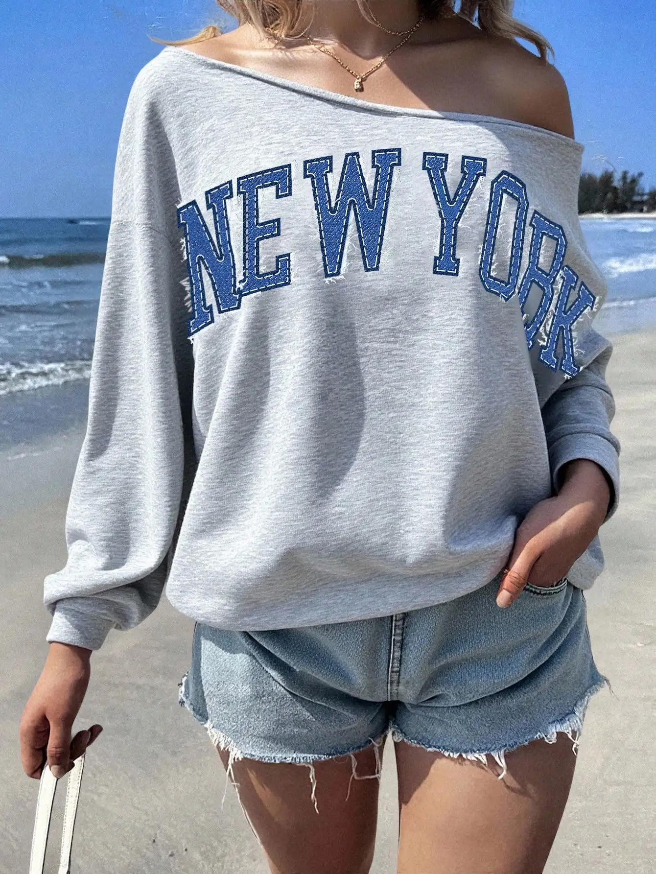 

Women's Off Shoulder Loose Sweatshirt with New York Letter Print, Casual Long Sleeve Top for Fall Winter