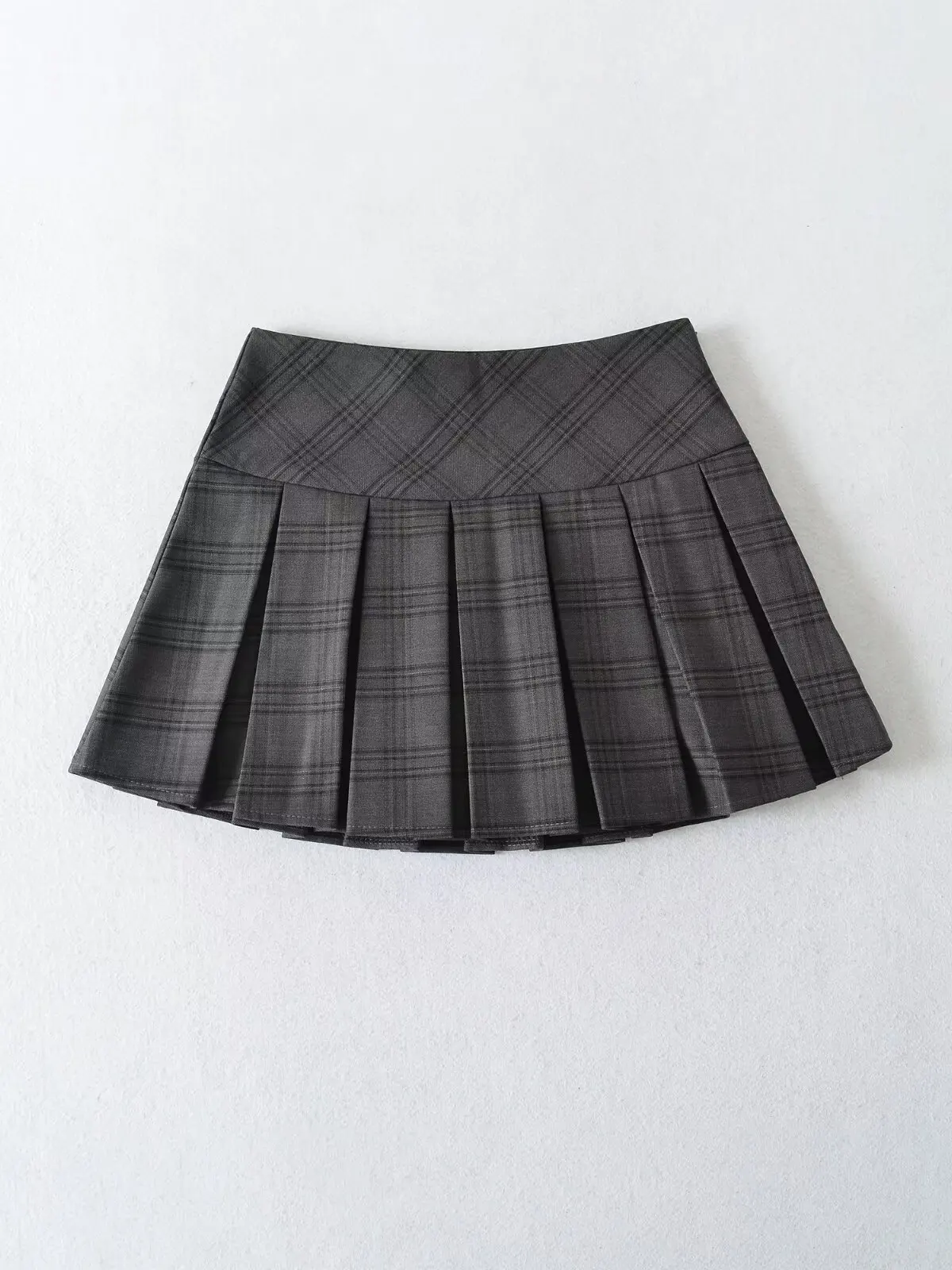 High Waist A-Line  Skirt Anti-Light Walking Women's Plaid Pleated Short Skirt with Inner Pants College Style Polyester Fiber