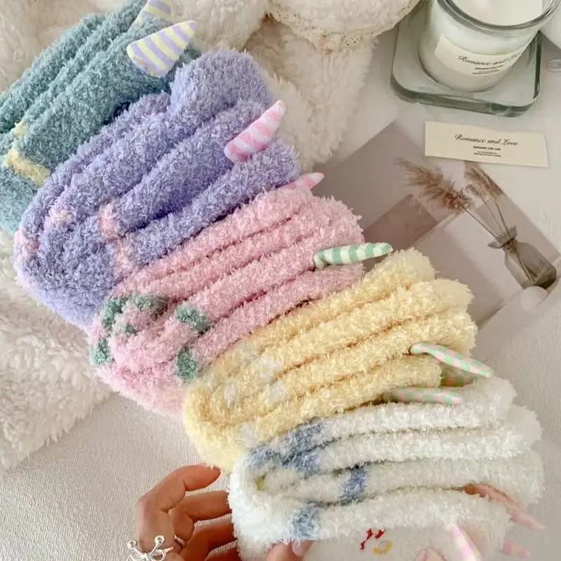 Urocze skarpetki damskie z motywem koralików na jesień i zimę, z motywem małych potworów, do spania, urocze gwiazdki, grube, ciepłe skarpetki do domu, do noszenia na podłodze, średniej długości.