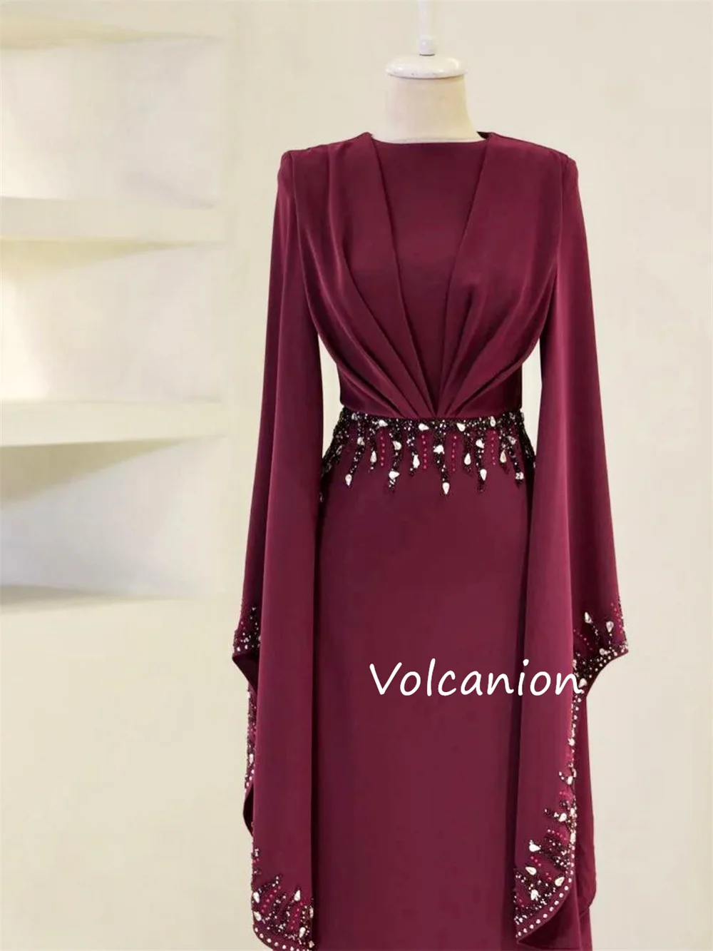 ชุดเดรสยาวทรงเอไลน์ประดับเลื่อมจีบระบายแบบสั่งตัดพิเศษสำหรับโอกาสพิเศษ ดีไซน์หรูหรา คุณภาพสูง ระดับคนดัง