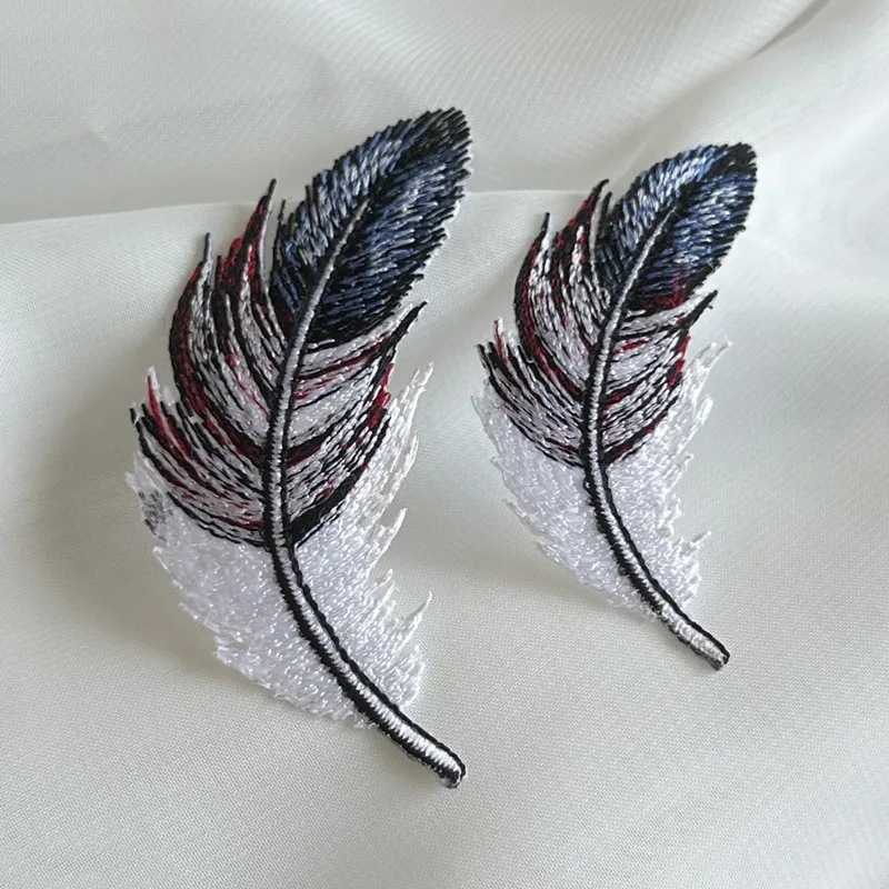 1Pcs Small Colorful Feather Embroidery Fabrics Patch Applique Iron On Clothing Dress Cap Decora Accessory Handmade  Diy