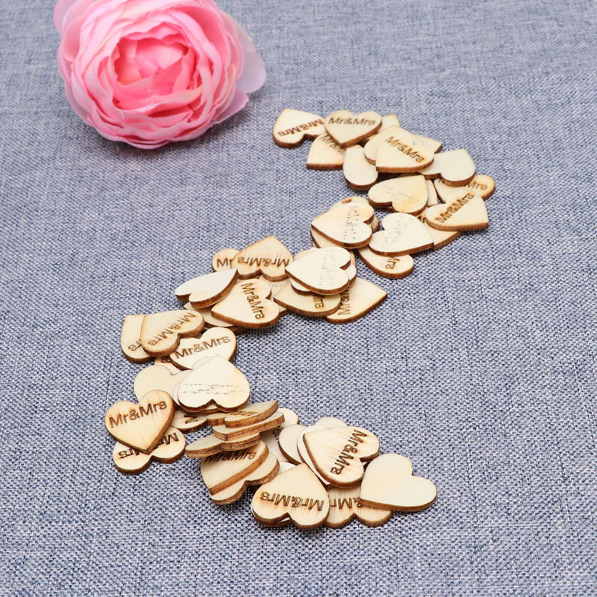 50 Pcs Wooden Heart Carved with Mr & Mrs Table Decoration Wedding Embellishments Decorate Dining Rustic DIY Accessory Bamboo