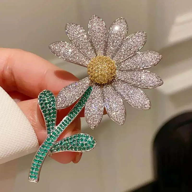 

Брошь в виде ромашки со стразами, высококачественная брошь в виде подсолнуха с пряжкой и высококачественная брошь, аксессуары для костюма.