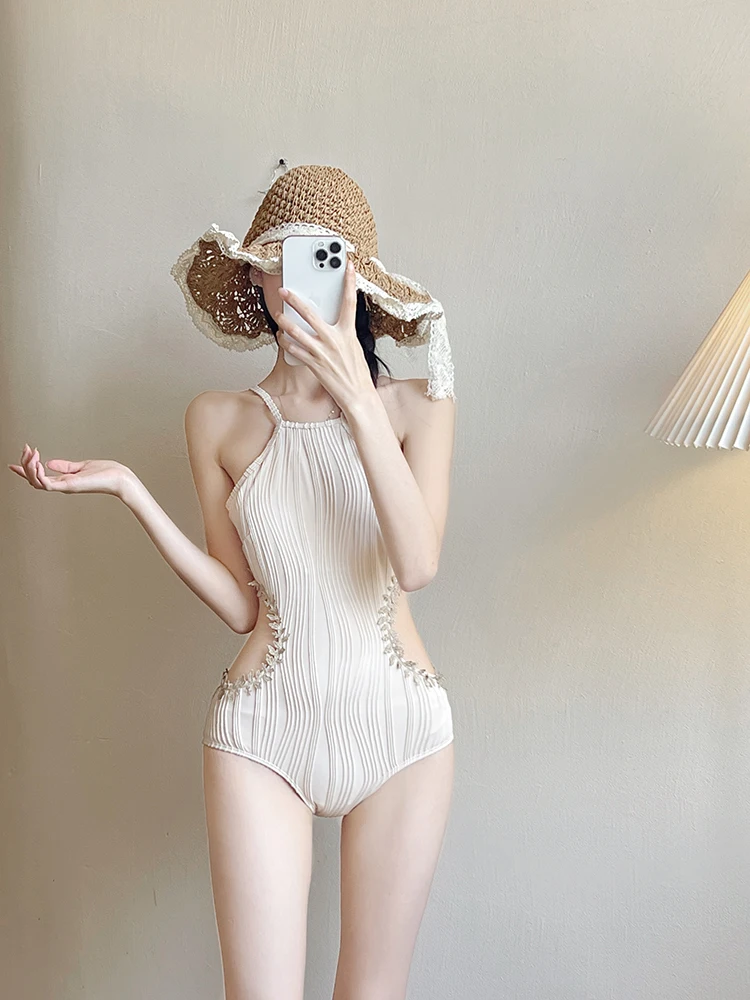 เกาหลีสไตล์ Conjoined ชุดว่ายน้ําผู้หญิง 2025 ใหม่ Niche เซ็กซี่ตัดเอวชุดว่ายน้ํา Retro Backless One Piece push-Up บิกินี่