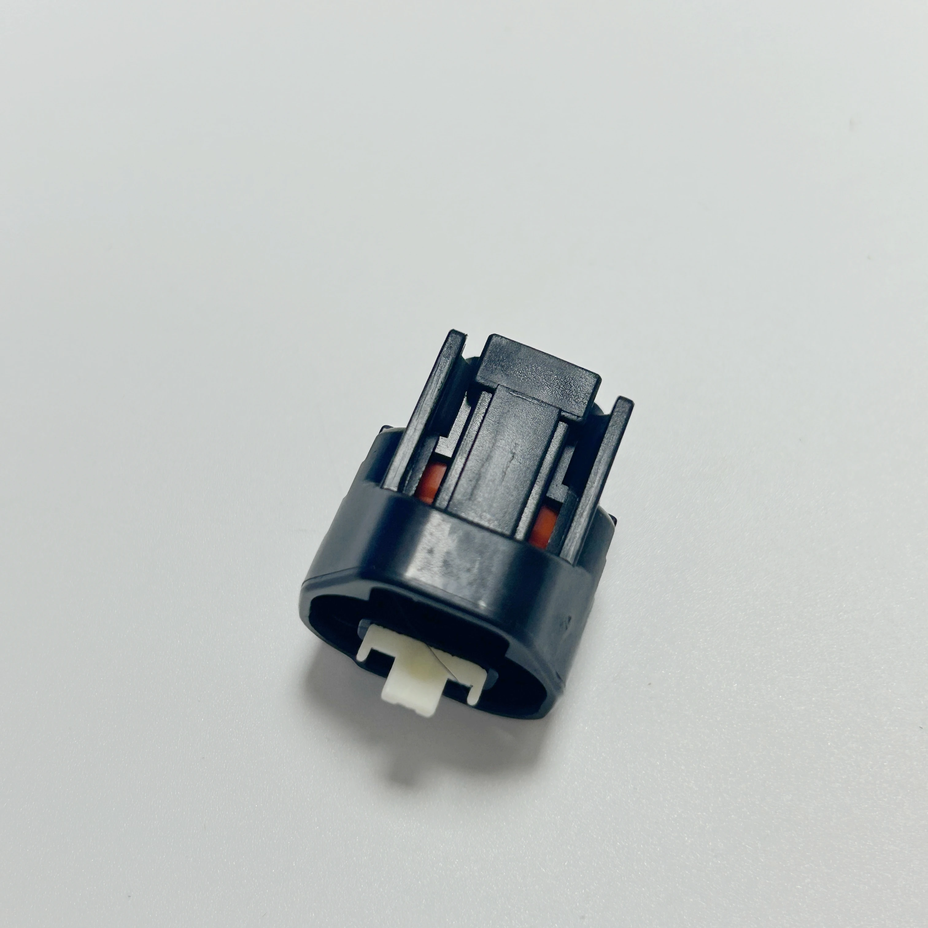 2p Air conditioner compressor plug Toyo da carbon tank solenoid valve plug view 5