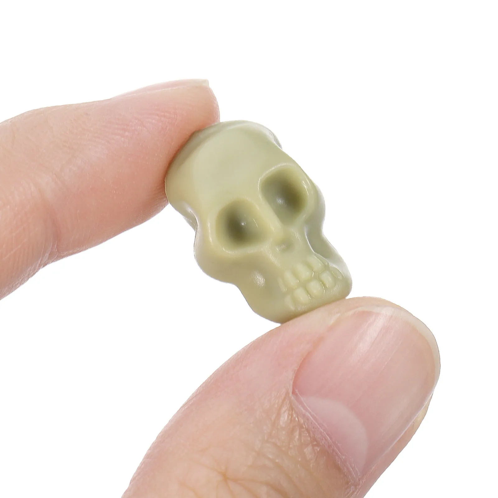 50Pcs Plastic Mini Skull Heads Halloween Decorative Ornaments Spooky Theme DIY Craft Supplies for Table Shelf Mantel Nightclub
