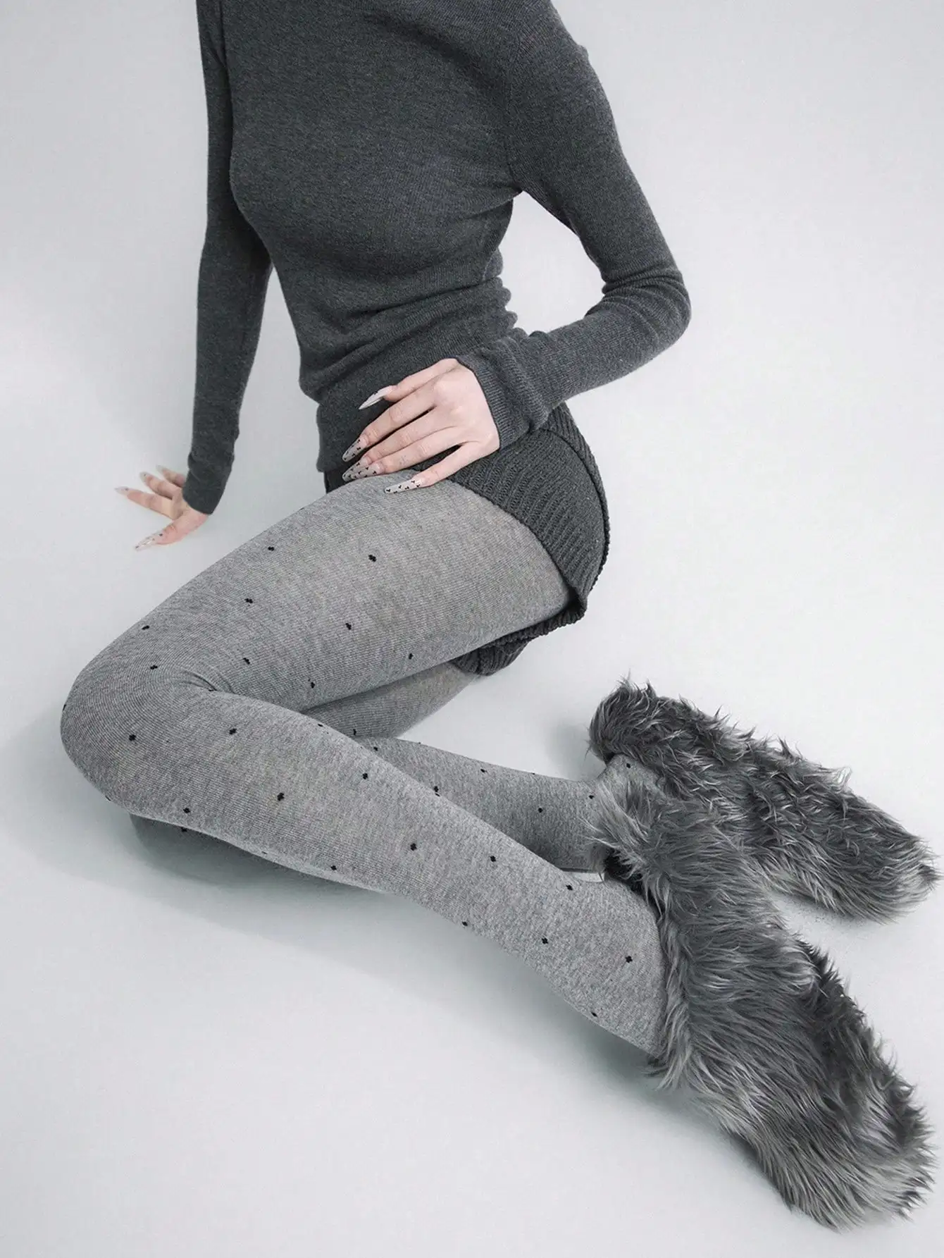 100 Grams Women\'s Polka Dot Printed Leggings, Autumn and Winter Thin Velvet Burgundy Spring and Autumn Commuter Peplum Leggings