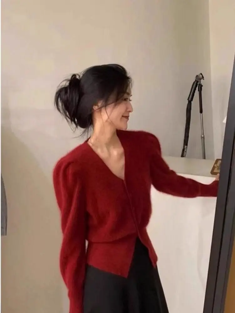 

Свитера Джемперы Кардиганы Женский кардиган из смешанной пряжи Необычные края Встроенный панк-рок Альтернативная субкультура Темный толстый пуговицы