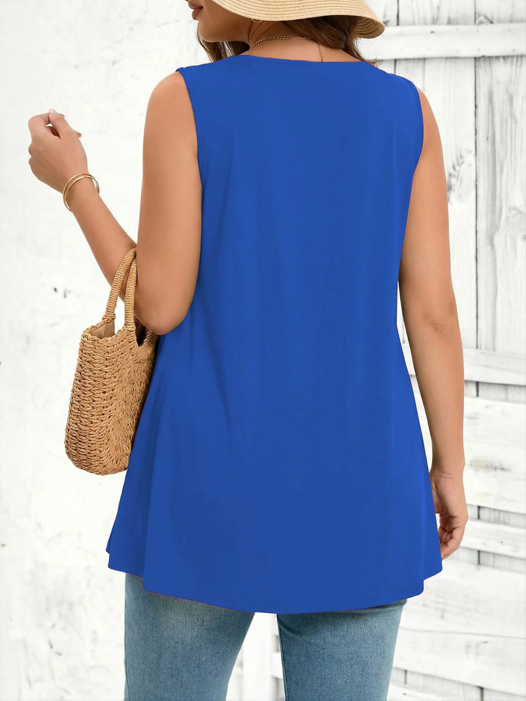 Schickes ärmelloses Oberteil mit Wellenausschnitt für Damen in großen Größen für sommerliche Vibes – Detail 24