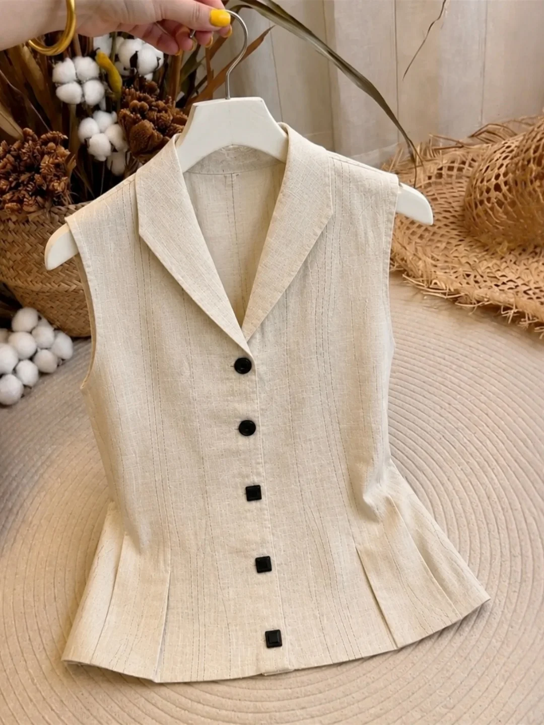 Chic Single-Button Vest Korean Style Commute Summer Slimming Sleeveless Top Women's Fashion Elegant Straight-Line Silhouette
