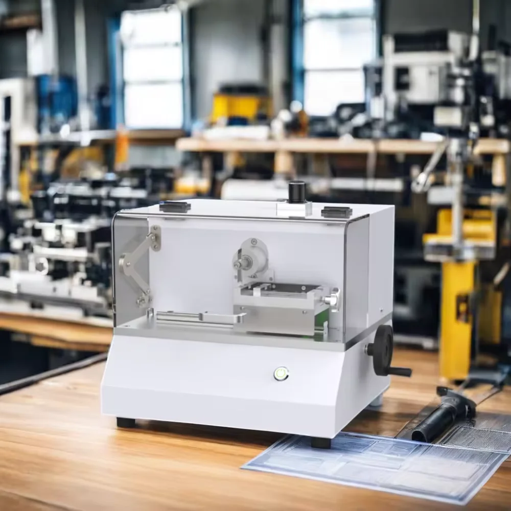 Machine exécutive pour échantillon cranté, équipement de test