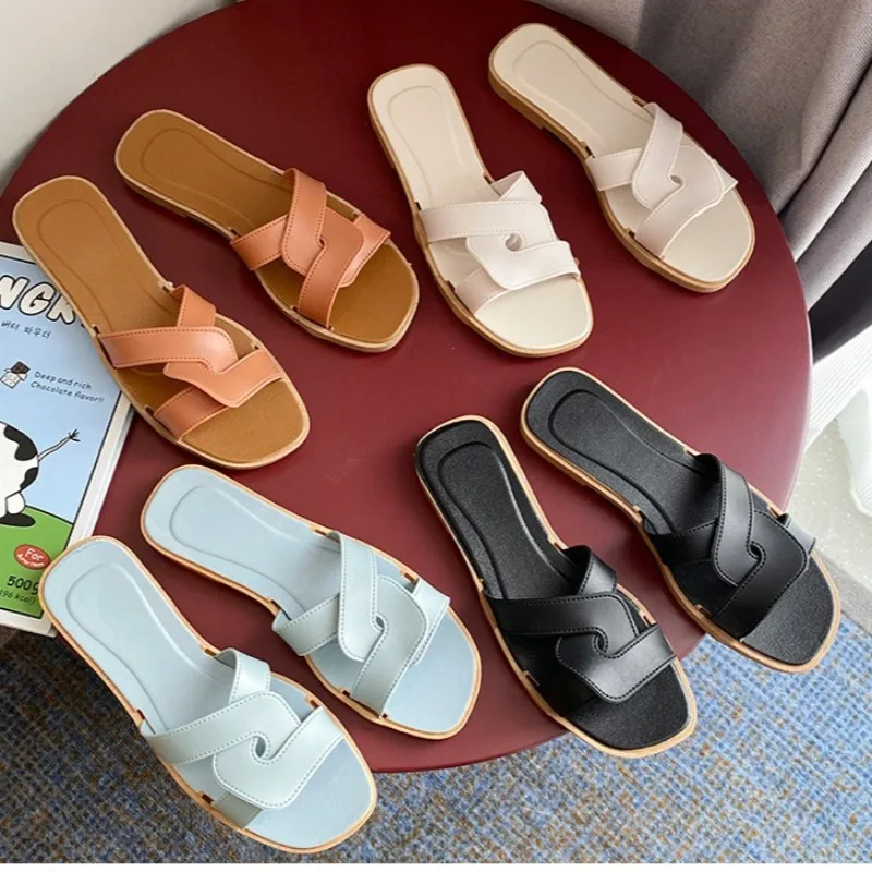 2026 Summer Lightweight Women's Sandals Anti-Slip Soft Sole House Slippers for Women Cross Band Design Beach Women's Slippers