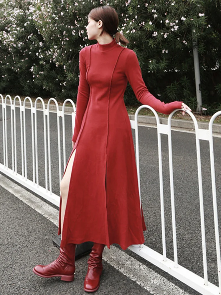 [EAM] Women Red Hem Slit Long Irregular Dress New Turtleneck Long Sleeve Loose Fit Fashion Tide Spring Autumn 2024 1DF4817