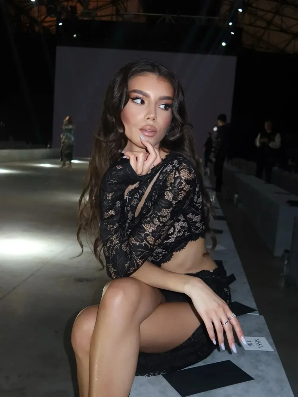 Spitze Aushöhlen Sheer Hüfte Wrap Solide Mode Frauen Kleider Eine Schulter Langarm Sexy Club Party Weibliche Bodycon Roben