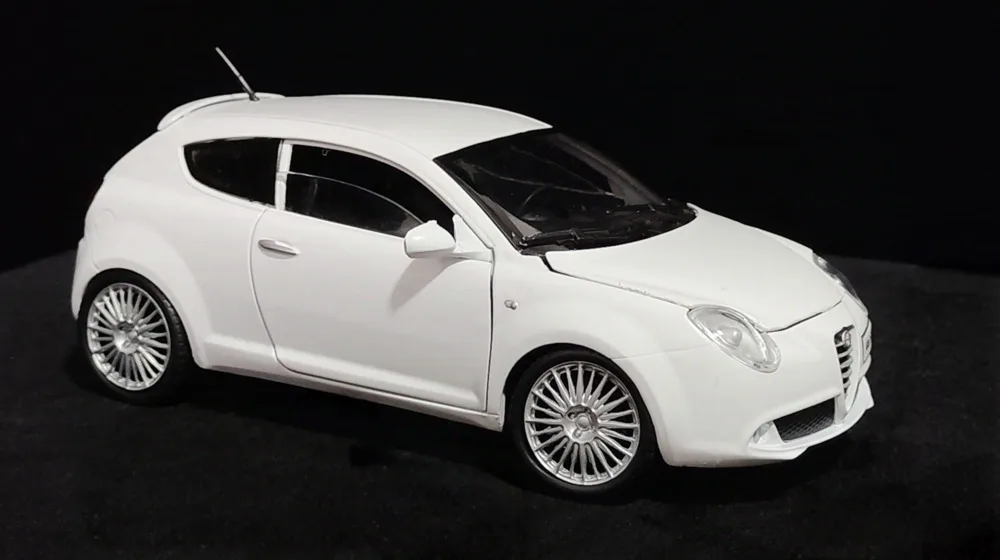 

1/24 Новое поступление, специальная цена, литой под давлением металл, классическая итальянская модель домашнего автомобиля, коллекция мебели, игрушки для детей