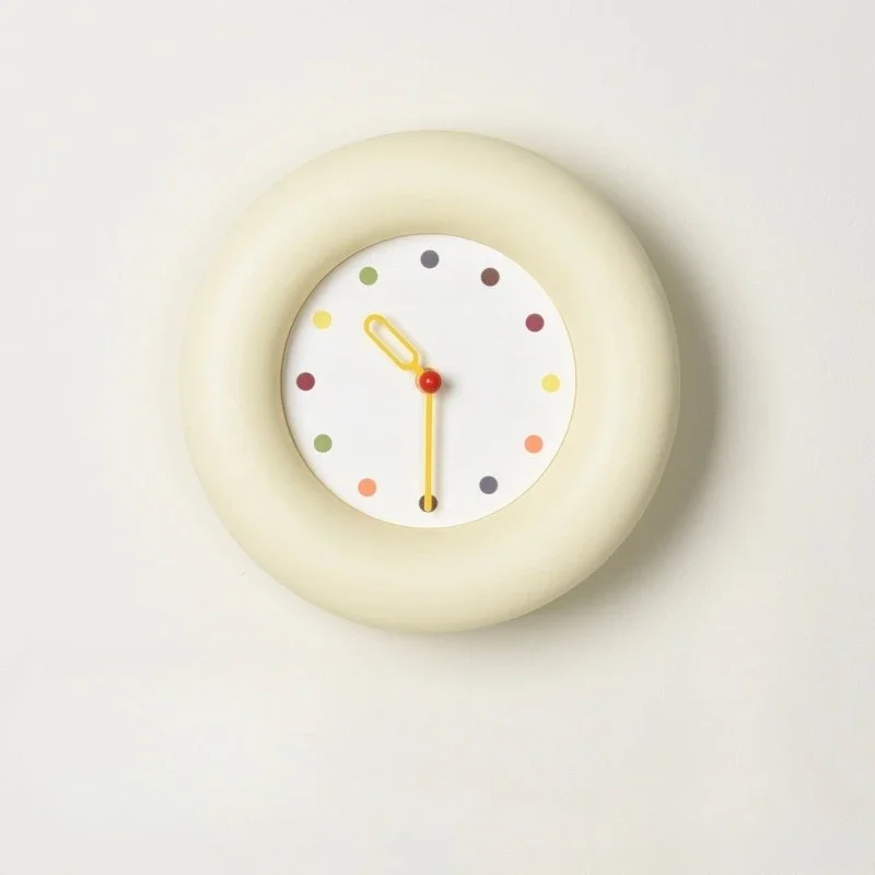Creative Simple Wall Clocks White Bagel Shape Luxury Silent Living Room Wall Clocks Modern Nordic Aesthetic Room Decorations