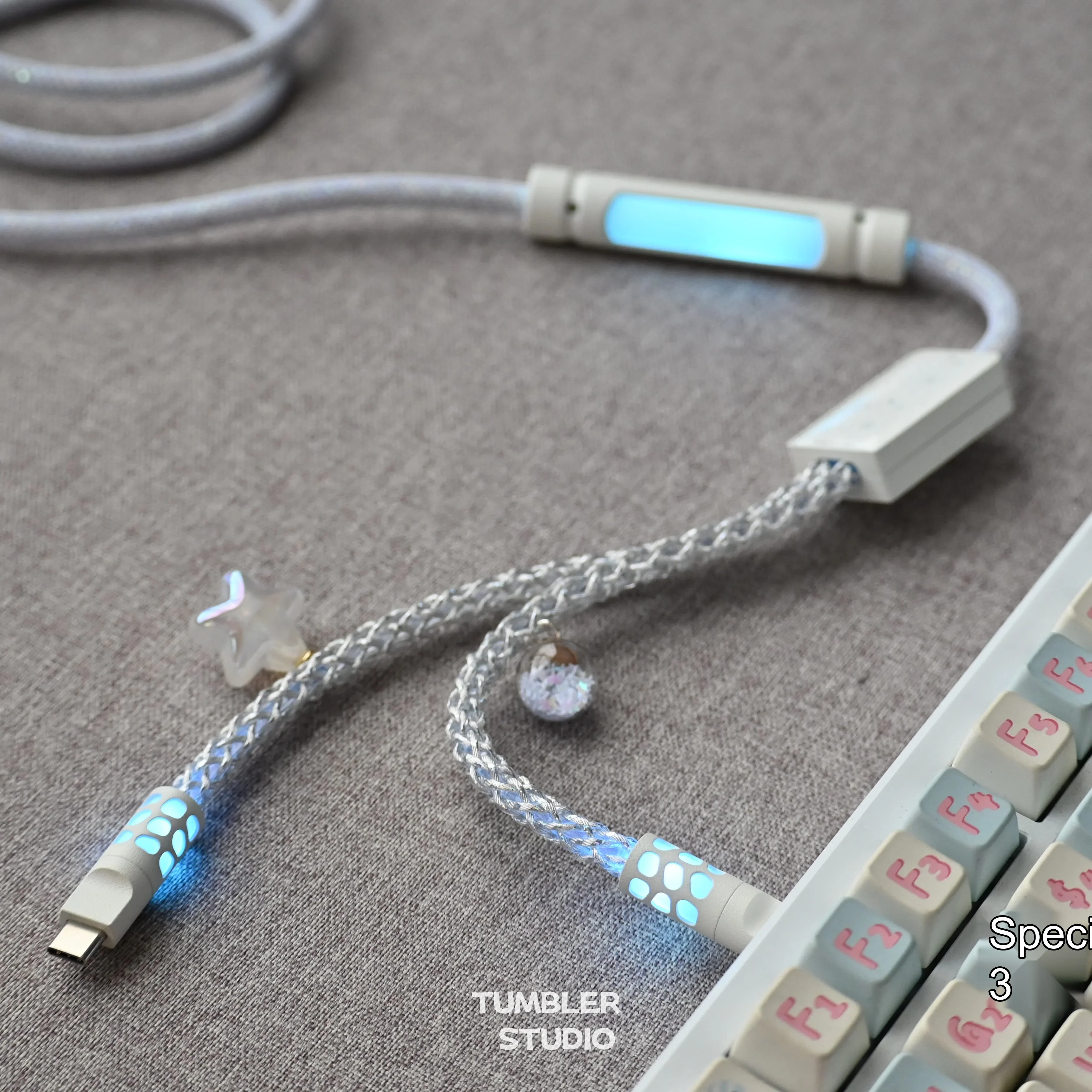 Tumbler Studio Silver Star One-to-Two 8K Mechanical Keyboard Aviator Cable One Input Dual Output Coiled Magnetic Switch Cord
