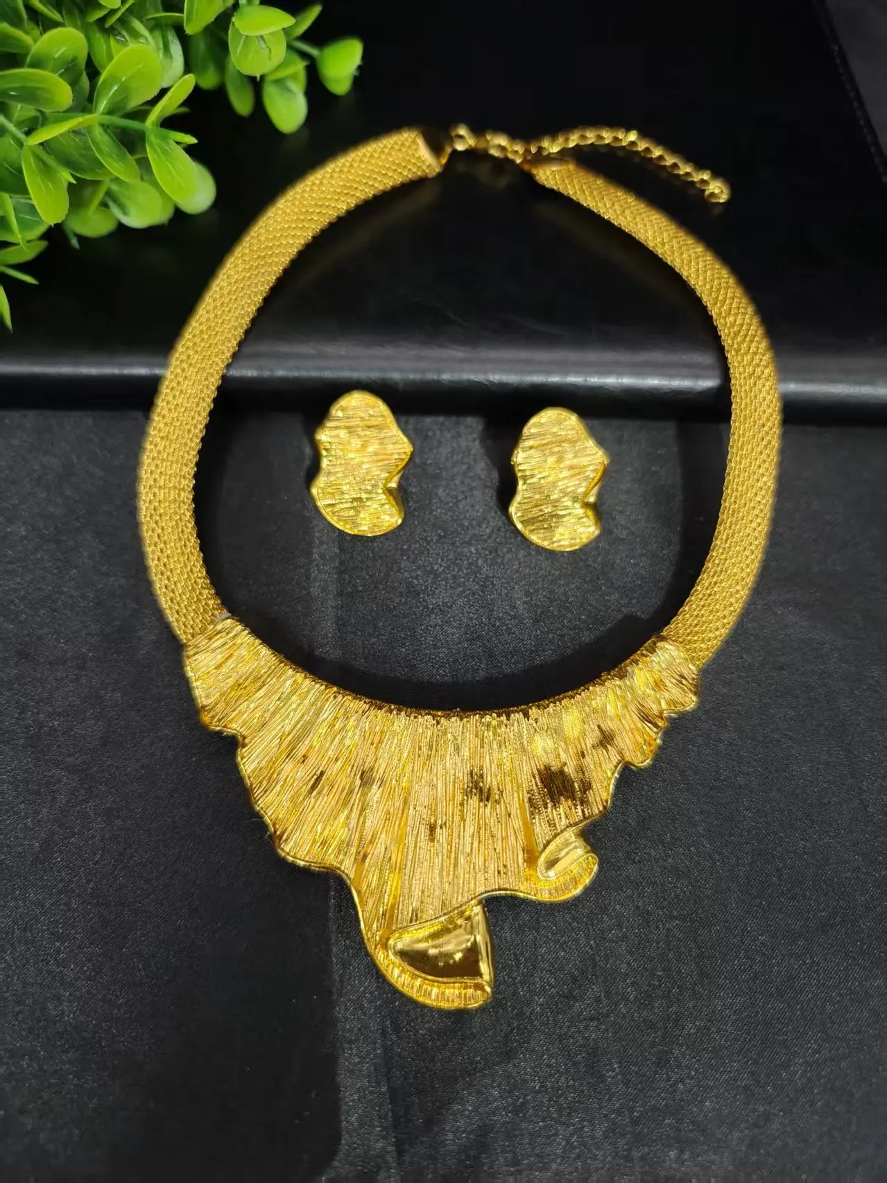 Gold Color Africa United States India Women Jewelry Set Irregular patterns Necklace Earrings party Beach Jewelry