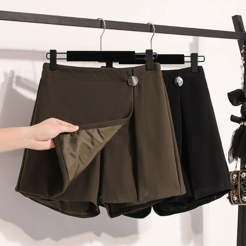 Korean version fake two-piece woolen short skirt pants autumn and winter new loose high waisted fashion commute short pants