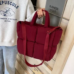 Damskie miękkie torby typu Crossbody o dużej pojemności Puffer Satchel Torby w jednolitym kolorze Modne torby kurierskie Regulowany pasek Wyściełane torebki