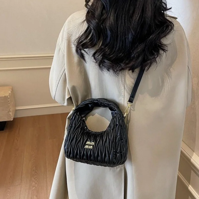 

Popular Classic Leather Women's Handbag High-End Luxury Brand Trendy Elegant Chic Finish Commuter Bag​