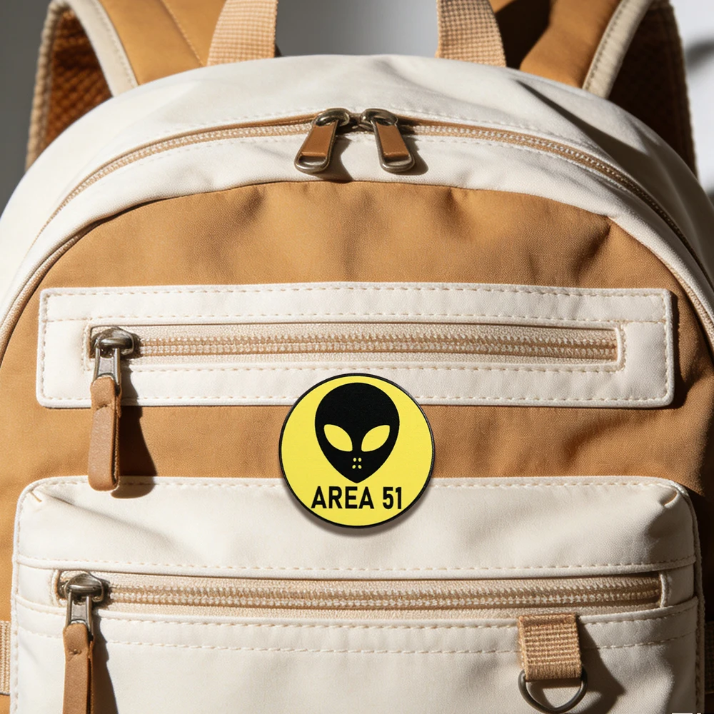 Area 51 Alien Emaille-Brosche Alien Area 51 Space Storm Abzeichen Lustige UFO-Anstecknadel Kleidung Taschen Accessoires Sci-Fi Geschenk – Detail 11