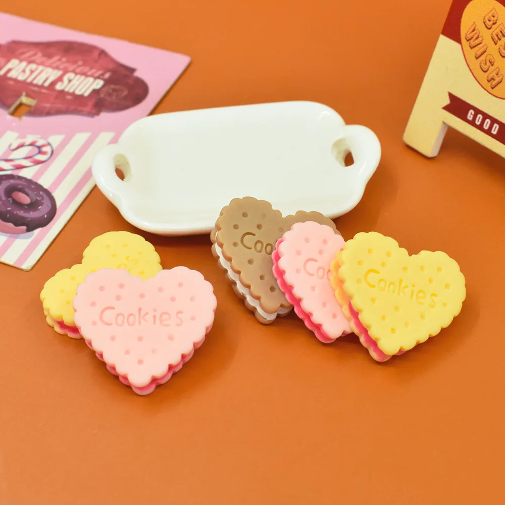 5pcs Dollhouse Mini Cookie Heart Sandwich Kitchen Scene Miniature Resin Doll Accessories Simulation Scale Home Decor Decoration