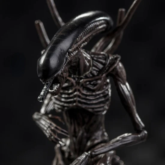 

In stock HIYA 1/18 5 inch action figure exquisite mini series alien contract alien anime gift