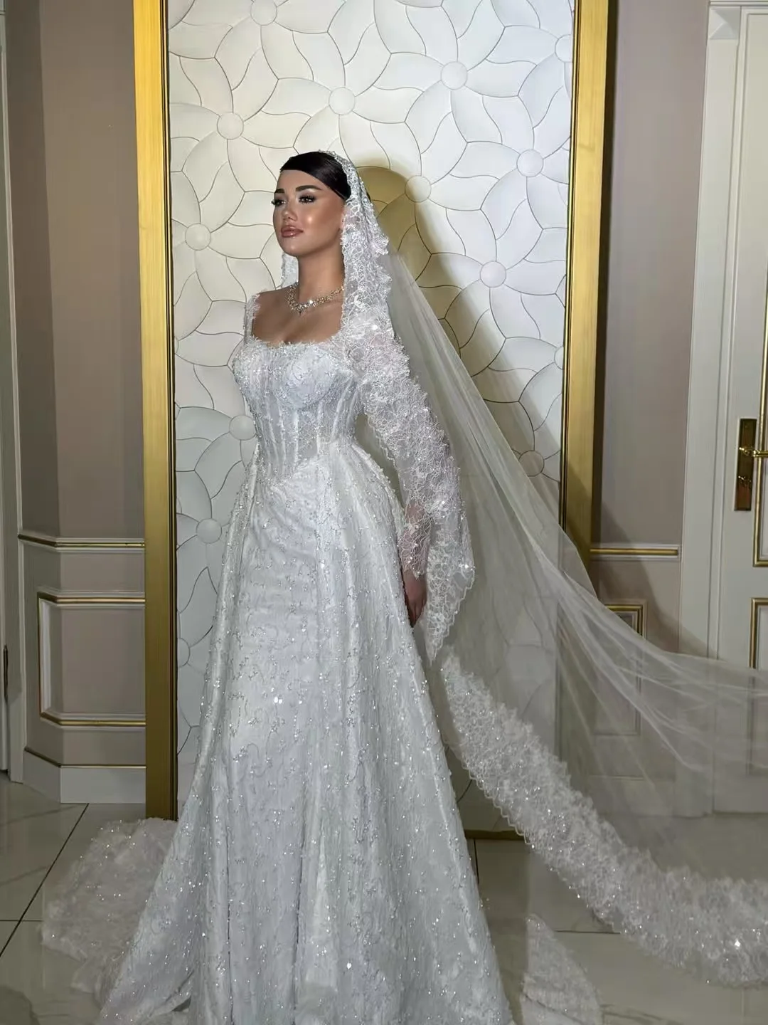 

Customized Detachable Train Mermaid Sexy Corset Wedding Dresses O-Neck Lace Shiny Bridal Gowns Vestidos De Novia