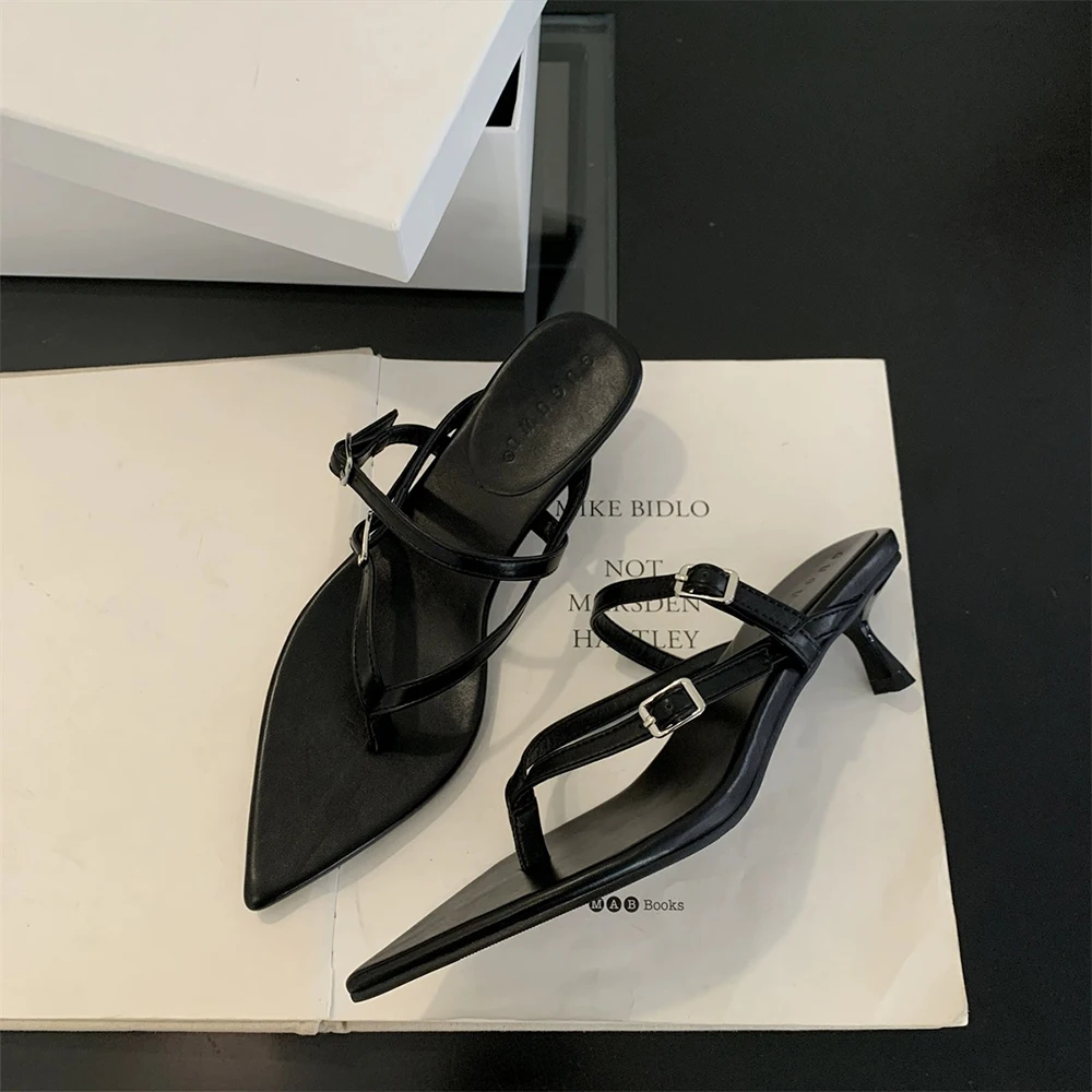 Women Strappy Kitten Heels Flip Flops Buckled Strap Pointed Open Toe Low Heels Fashion Party Dress Thong Heeled Sandals Slippers
