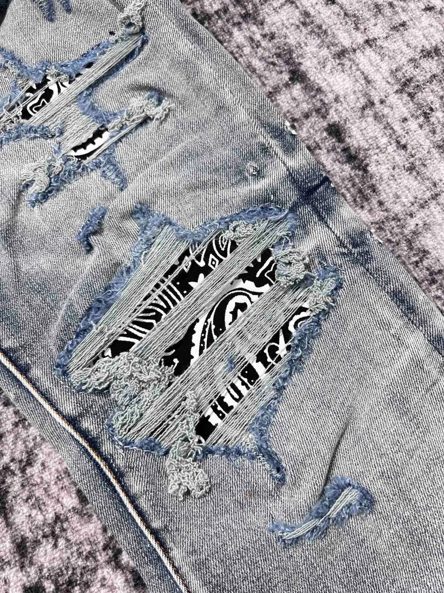 Discount men paisley patch distressed skinny jeans