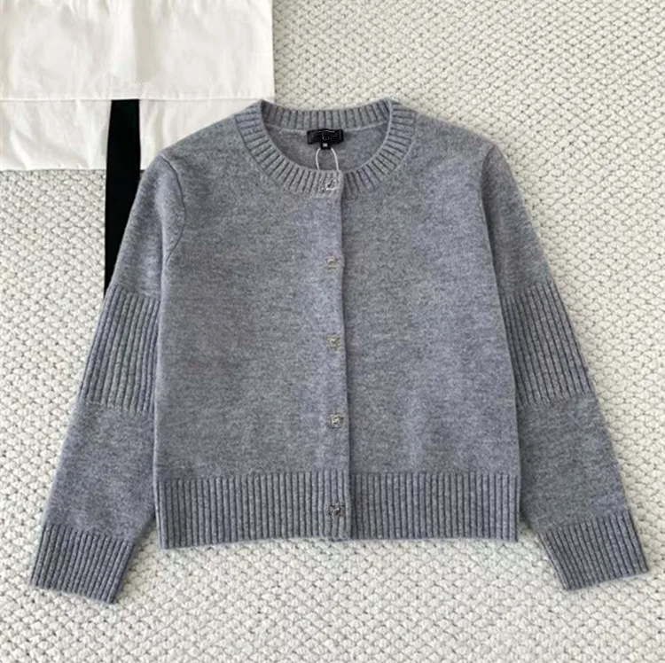 

Customized New Winter 2025 styles European and American women's clothing Long-sleeved cashmere Fashion knitted cardigan sweater