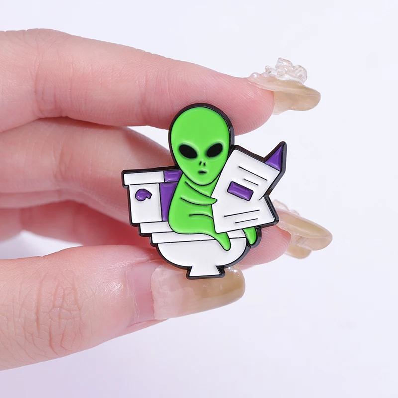 Creative Strange Alien Read The Newspaper Enamel Pins Brooches Clothes Hat Backpack Cartoon Badges Jewelry Gift Lapel Pin Badge