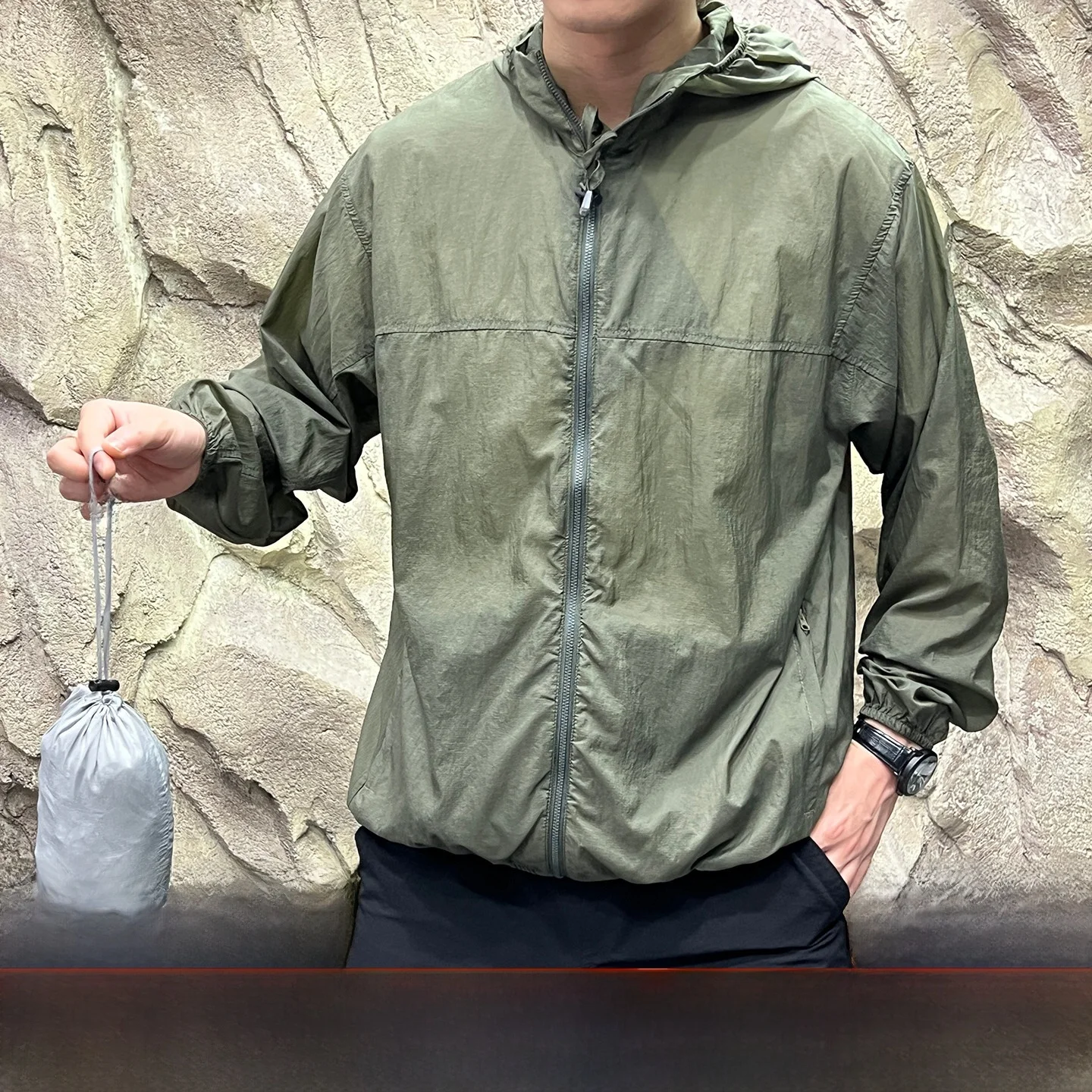 

Ultra-Light Portable Outdoor Mountain Series Sun Protection Clothing Breathable UV Protection Thin Jaet for Youth Summer Wear