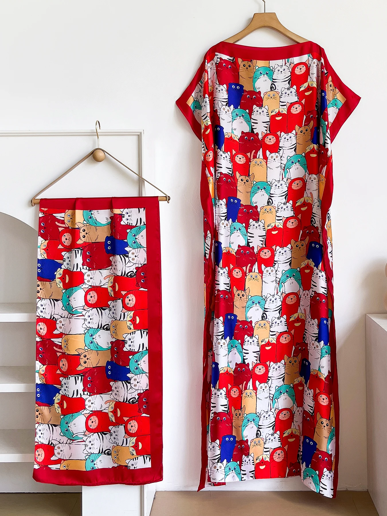 Dubai Cute Cartoon Cat Print Abaya With Matching Scarf, Boat Neck Batwing Sleeve Loose Maxi Kaftan Dress For African MuslimWomen