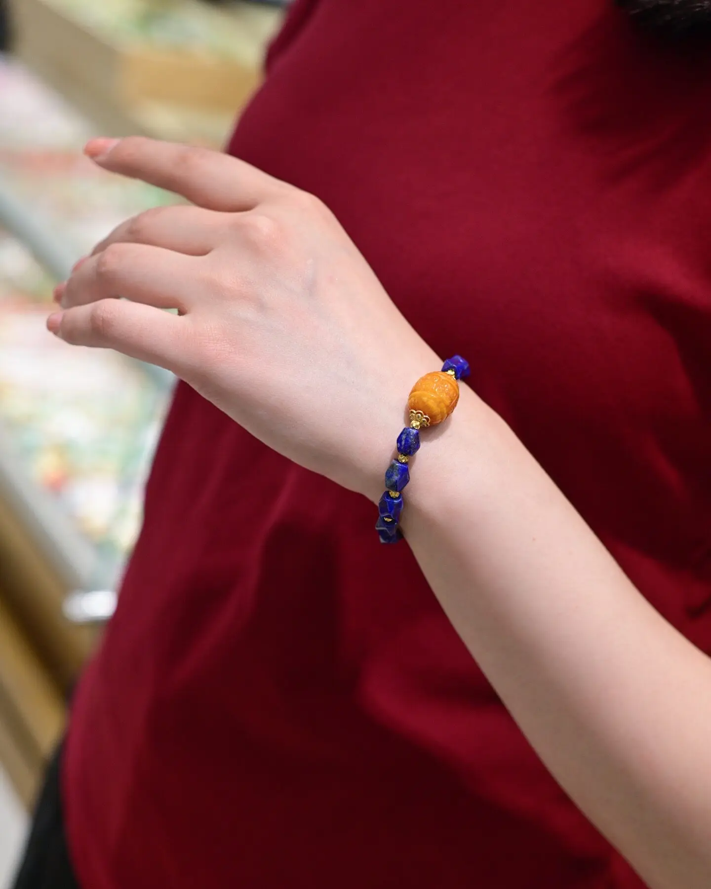 Natural Imperial Lapis Lazuli Diamond Cut Bead Bracelet, Klein Blue Carved Vintage Amber Chinese Style Beaded Bracelet